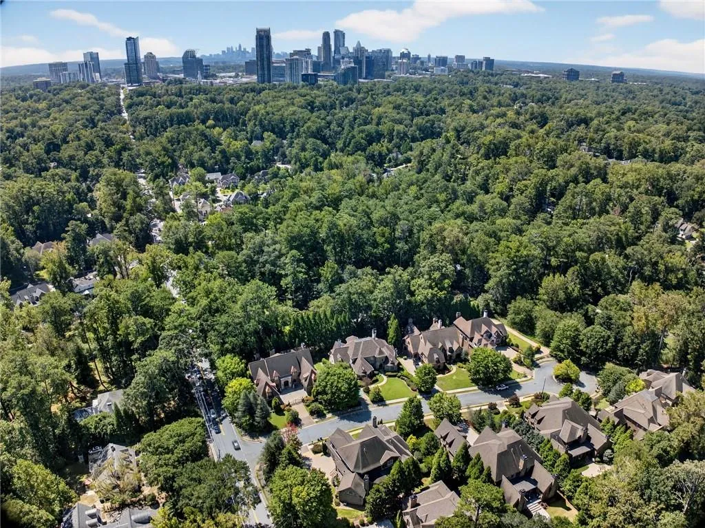 840 Camden Park Court Ne, Atlanta, Georgia 30342, 6 Bedrooms Bedrooms, ,6 BathroomsBathrooms,Residential,For Sale,840 Camden Park Court Ne,7646039