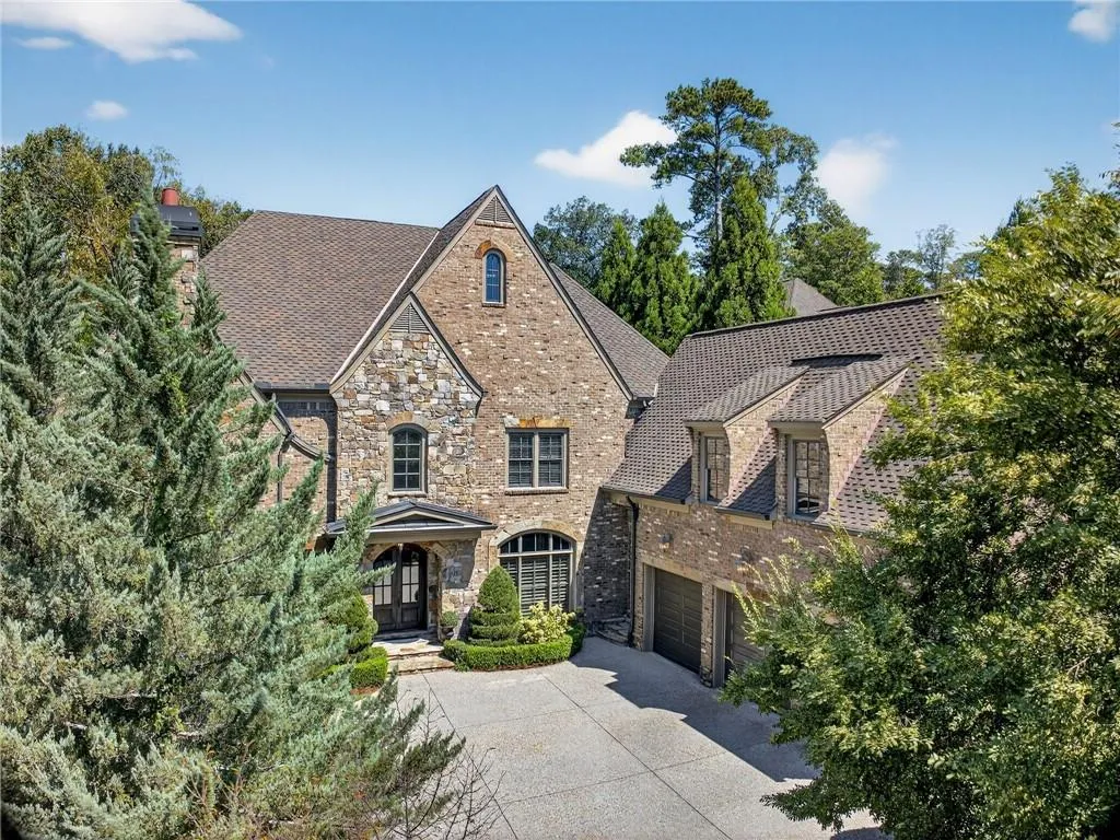840 Camden Park Court Ne, Atlanta, Georgia 30342, 6 Bedrooms Bedrooms, ,6 BathroomsBathrooms,Residential,For Sale,840 Camden Park Court Ne,7646039