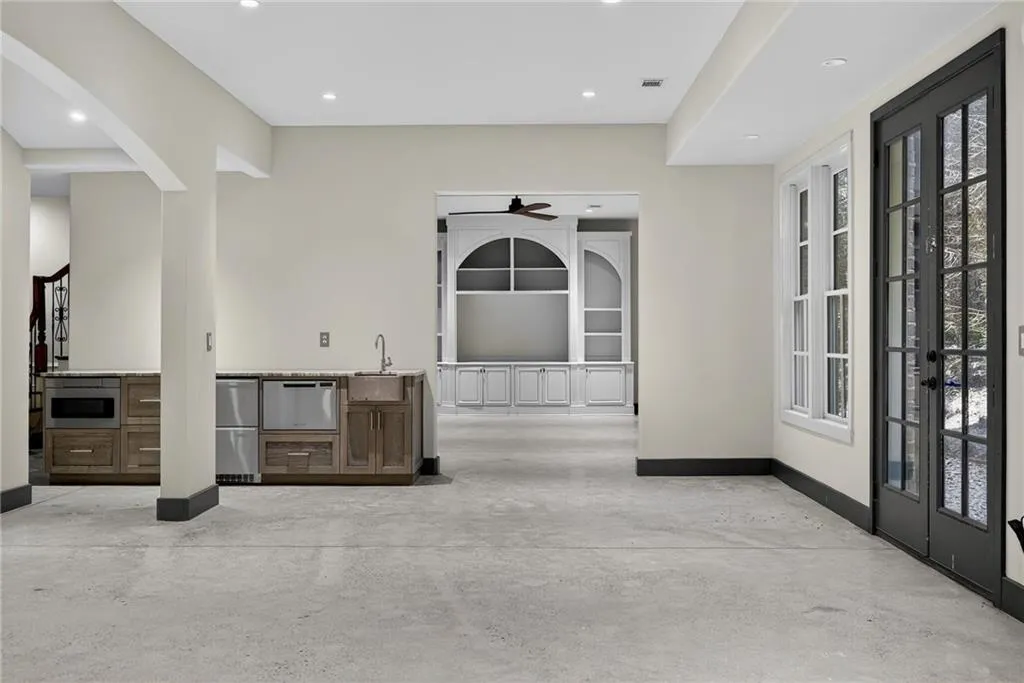 840 Camden Park Court Ne, Atlanta, Georgia 30342, 6 Bedrooms Bedrooms, ,6 BathroomsBathrooms,Residential,For Sale,840 Camden Park Court Ne,7646039