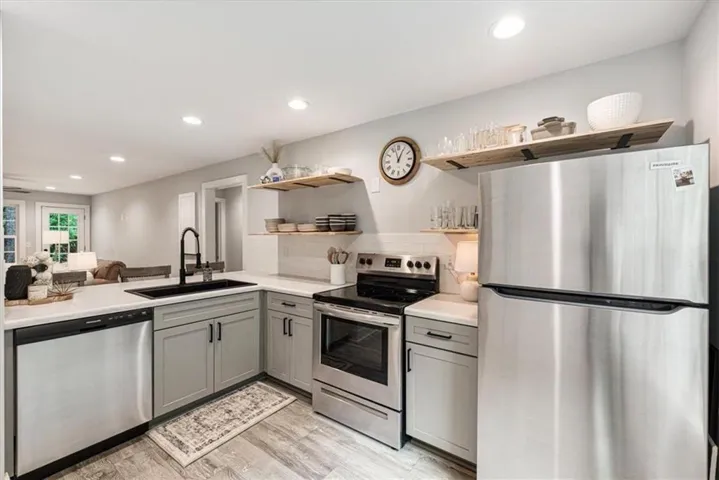 302 Teal Court Unit 302, Roswell, Georgia 30076