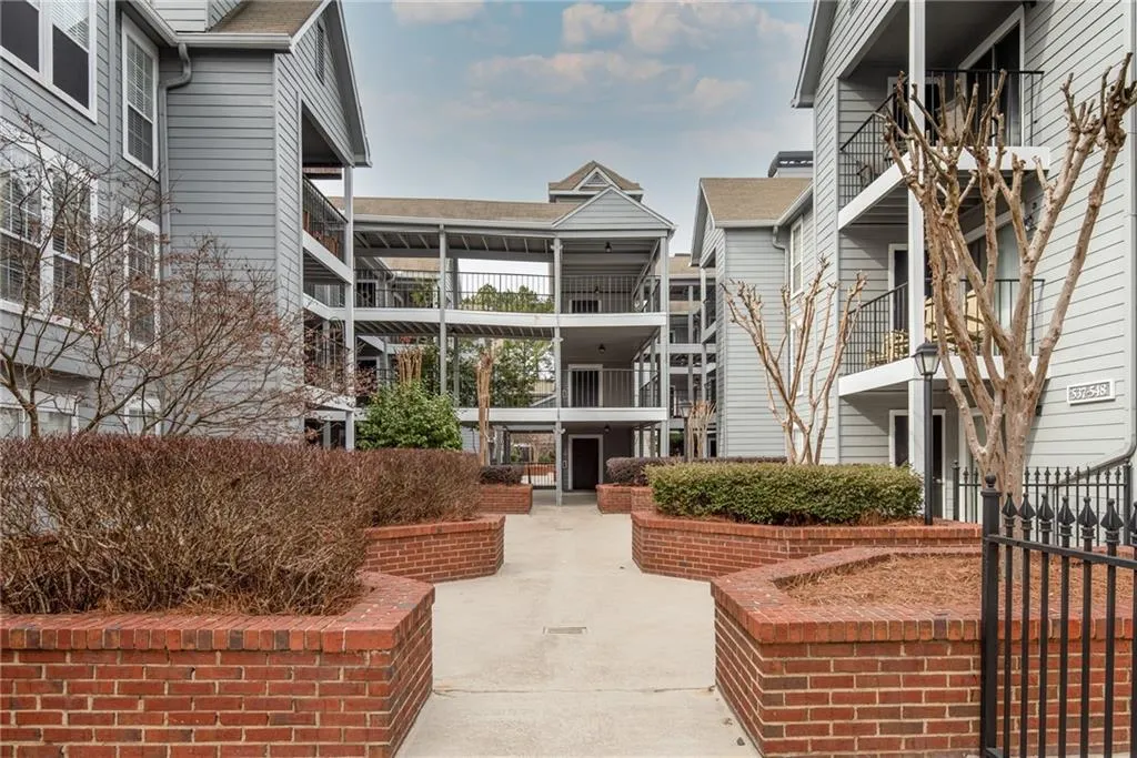 542 Granville Court, Sandy Springs, Georgia 30328, 1 Bedroom Bedrooms, ,1 BathroomBathrooms,Residential,Sold,542 Granville Court,6996460