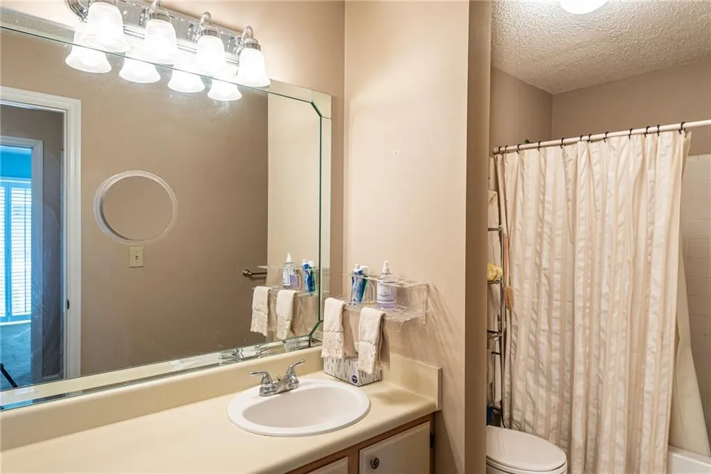 542 Granville Court, Sandy Springs, Georgia 30328, 1 Bedroom Bedrooms, ,1 BathroomBathrooms,Residential,Sold,542 Granville Court,6996460