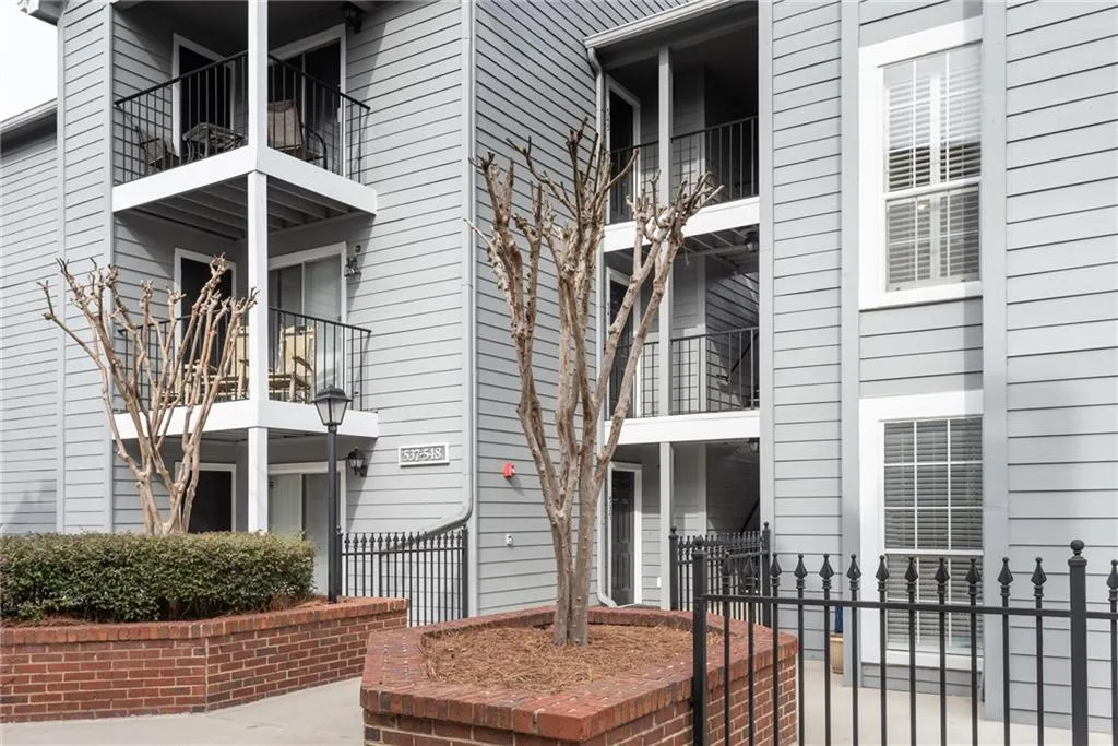 542 Granville Court, Sandy Springs, Georgia 30328, 1 Bedroom Bedrooms, ,1 BathroomBathrooms,Residential,Sold,542 Granville Court,6996460