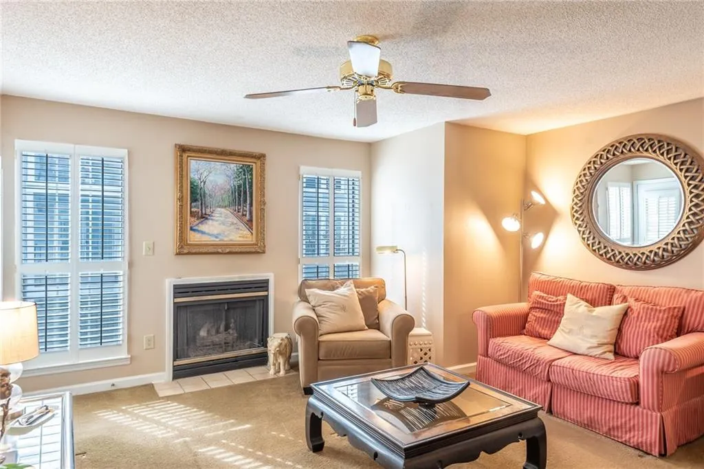 542 Granville Court, Sandy Springs, Georgia 30328, 1 Bedroom Bedrooms, ,1 BathroomBathrooms,Residential,Sold,542 Granville Court,6996460