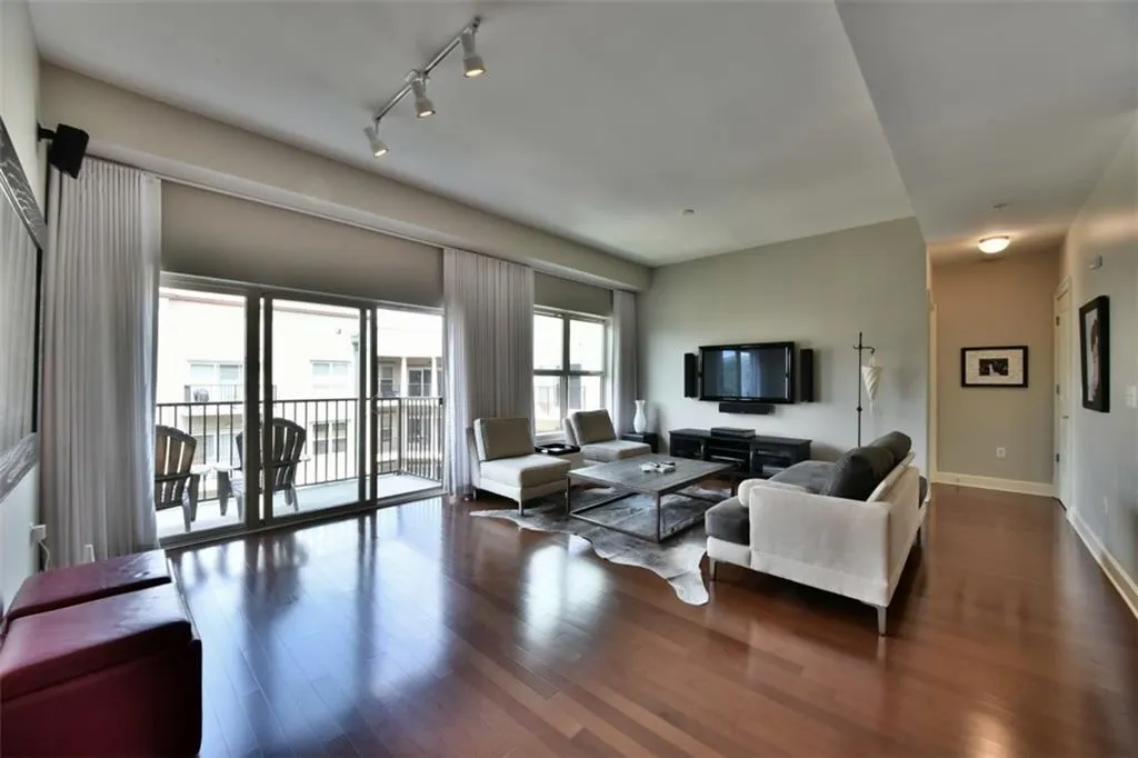 200 River Vista Drive Unit 733, Atlanta, Georgia 30339, 2 Bedrooms Bedrooms, ,2 BathroomsBathrooms,Residential,Sold,200 River Vista Drive Unit 733,5685814