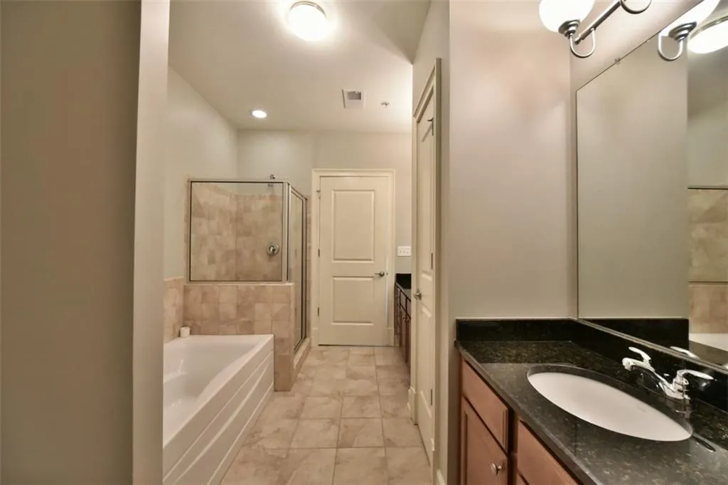 200 River Vista Drive Unit 733, Atlanta, Georgia 30339, 2 Bedrooms Bedrooms, ,2 BathroomsBathrooms,Residential,Sold,200 River Vista Drive Unit 733,5685814