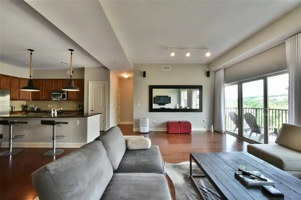 200 River Vista Drive Unit 733, Atlanta, Georgia 30339, 2 Bedrooms Bedrooms, ,2 BathroomsBathrooms,Residential,Sold,200 River Vista Drive Unit 733,5685814