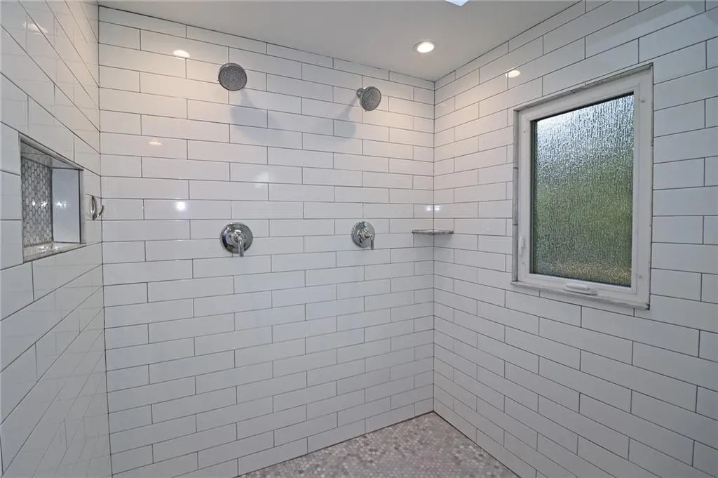 665 Mabry Road Ne, Sandy Springs, Georgia 30328, 4 Bedrooms Bedrooms, ,2 BathroomsBathrooms,Residential,Sold,665 Mabry Road Ne,6792180