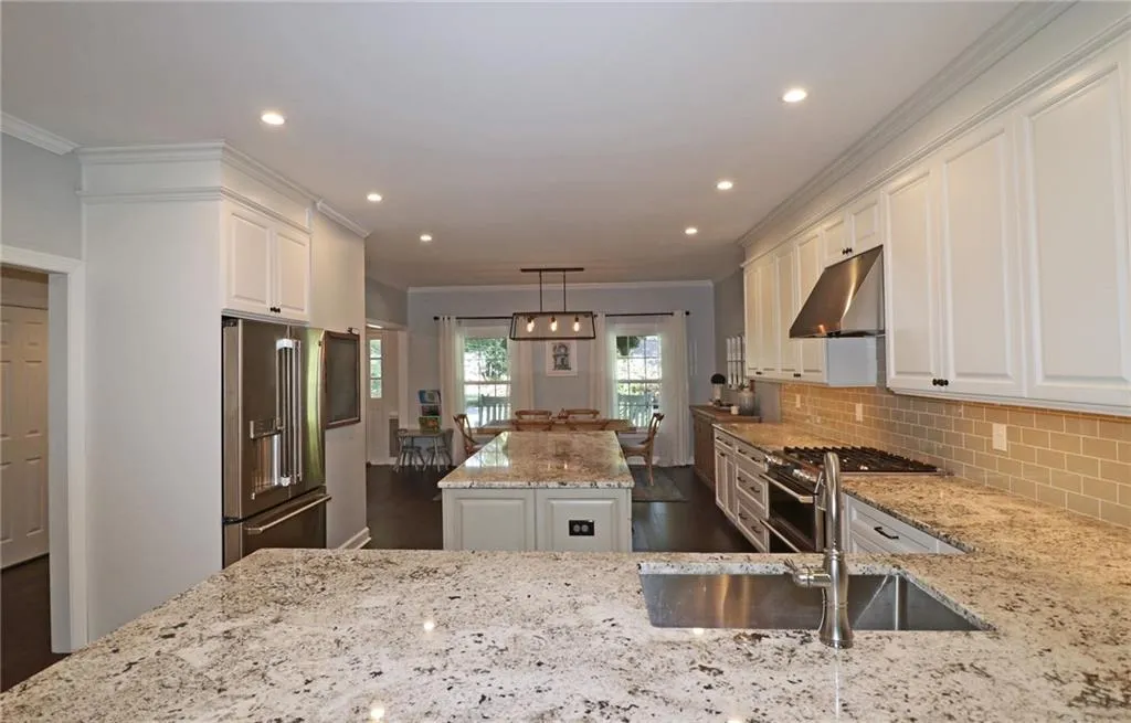 665 Mabry Road Ne, Sandy Springs, Georgia 30328, 4 Bedrooms Bedrooms, ,2 BathroomsBathrooms,Residential,Sold,665 Mabry Road Ne,6792180