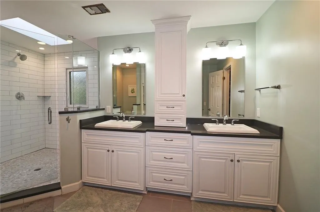 665 Mabry Road Ne, Sandy Springs, Georgia 30328, 4 Bedrooms Bedrooms, ,2 BathroomsBathrooms,Residential,Sold,665 Mabry Road Ne,6792180