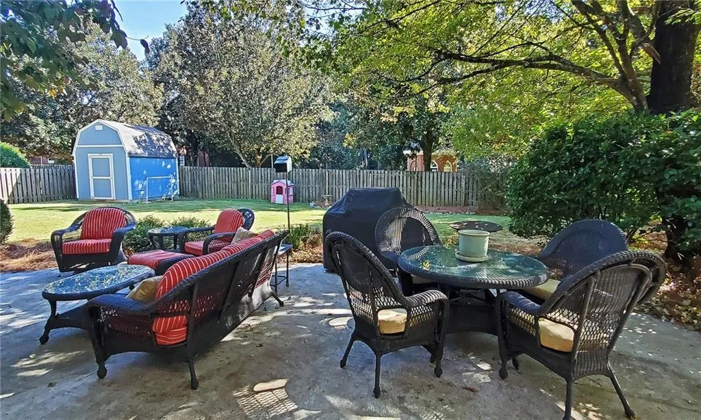 665 Mabry Road Ne, Sandy Springs, Georgia 30328, 4 Bedrooms Bedrooms, ,2 BathroomsBathrooms,Residential,Sold,665 Mabry Road Ne,6792180