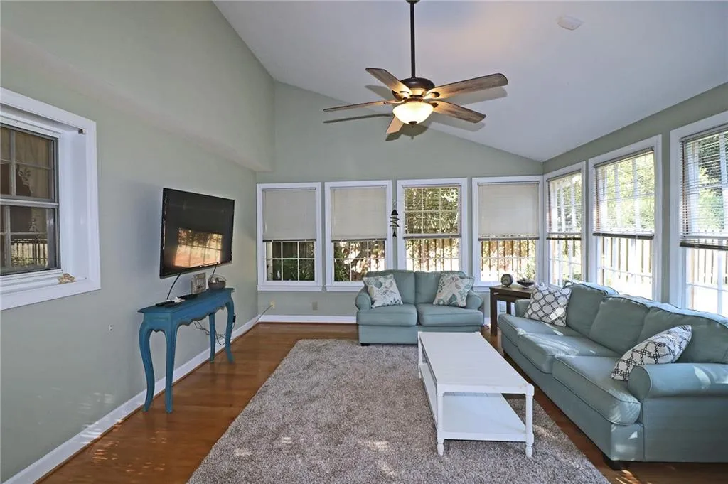 665 Mabry Road Ne, Sandy Springs, Georgia 30328, 4 Bedrooms Bedrooms, ,2 BathroomsBathrooms,Residential,Sold,665 Mabry Road Ne,6792180