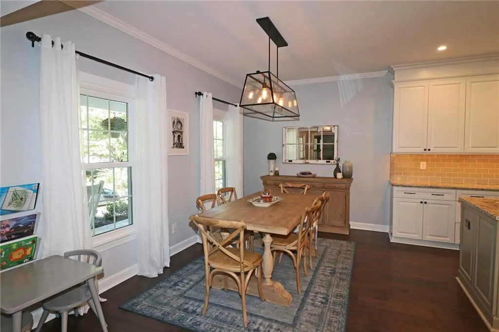665 Mabry Road Ne, Sandy Springs, Georgia 30328, 4 Bedrooms Bedrooms, ,2 BathroomsBathrooms,Residential,Sold,665 Mabry Road Ne,6792180