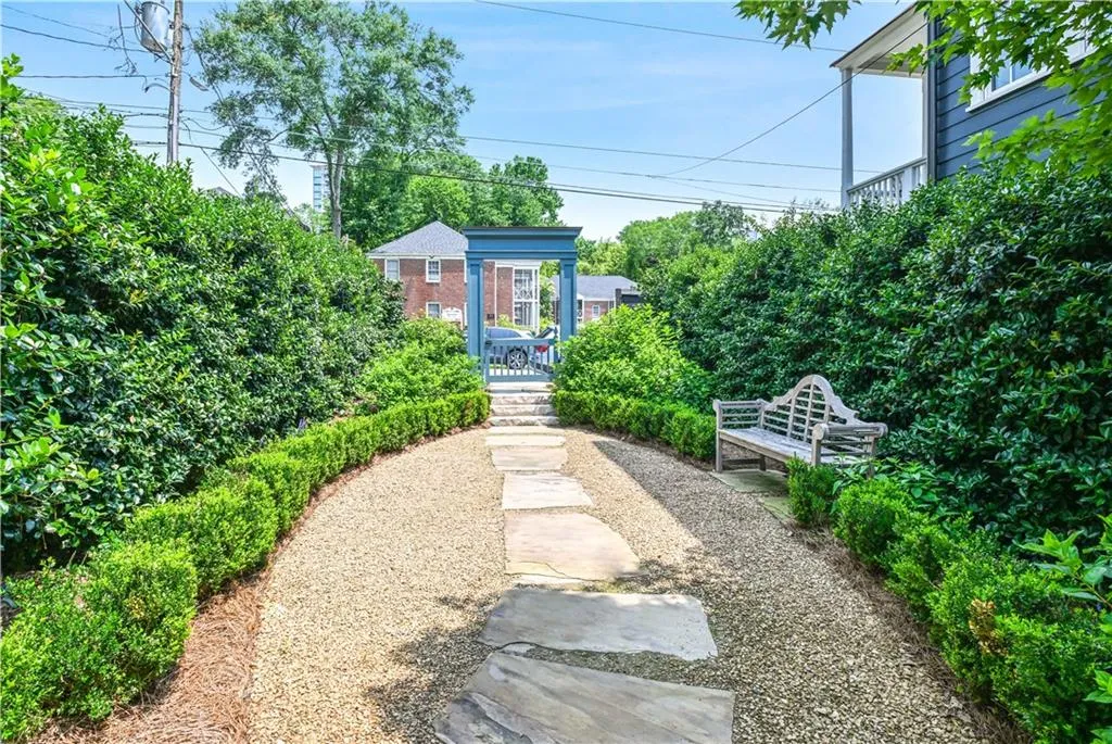 67 Delmont Drive Ne, Atlanta, Georgia 30305, 2 Bedrooms Bedrooms, ,2 BathroomsBathrooms,Residential,For Sale,67 Delmont Drive Ne,7593067