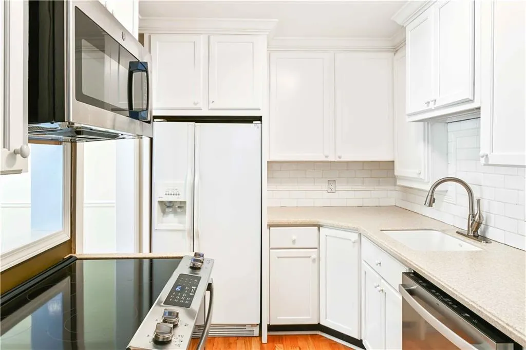 67 Delmont Drive Ne, Atlanta, Georgia 30305, 2 Bedrooms Bedrooms, ,2 BathroomsBathrooms,Residential,For Sale,67 Delmont Drive Ne,7593067
