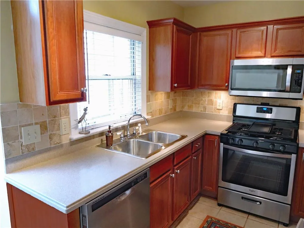 30 Mount Vernon Circle, Sandy Springs, Georgia 30338, 2 Bedrooms Bedrooms, ,2 BathroomsBathrooms,Residential,Sold,30 Mount Vernon Circle,6703552