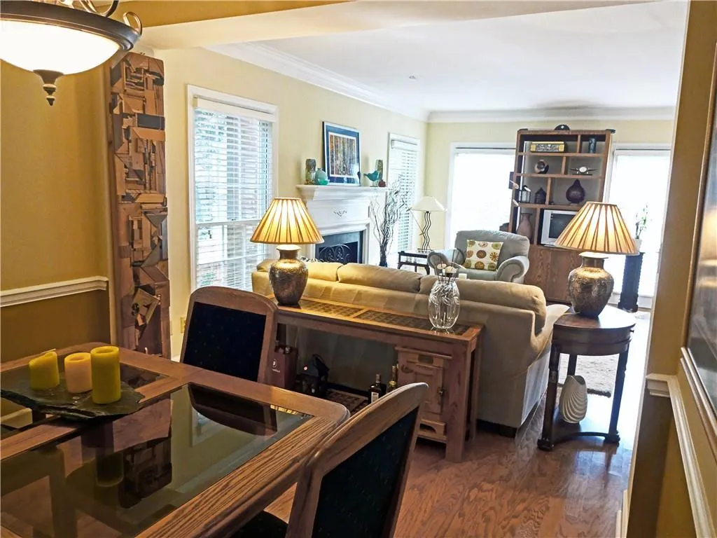 30 Mount Vernon Circle, Sandy Springs, Georgia 30338, 2 Bedrooms Bedrooms, ,2 BathroomsBathrooms,Residential,Sold,30 Mount Vernon Circle,6703552