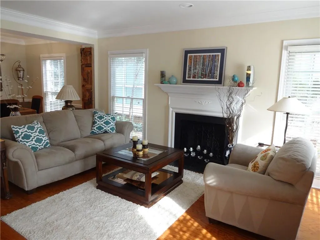 30 Mount Vernon Circle, Sandy Springs, Georgia 30338, 2 Bedrooms Bedrooms, ,2 BathroomsBathrooms,Residential,Sold,30 Mount Vernon Circle,6703552