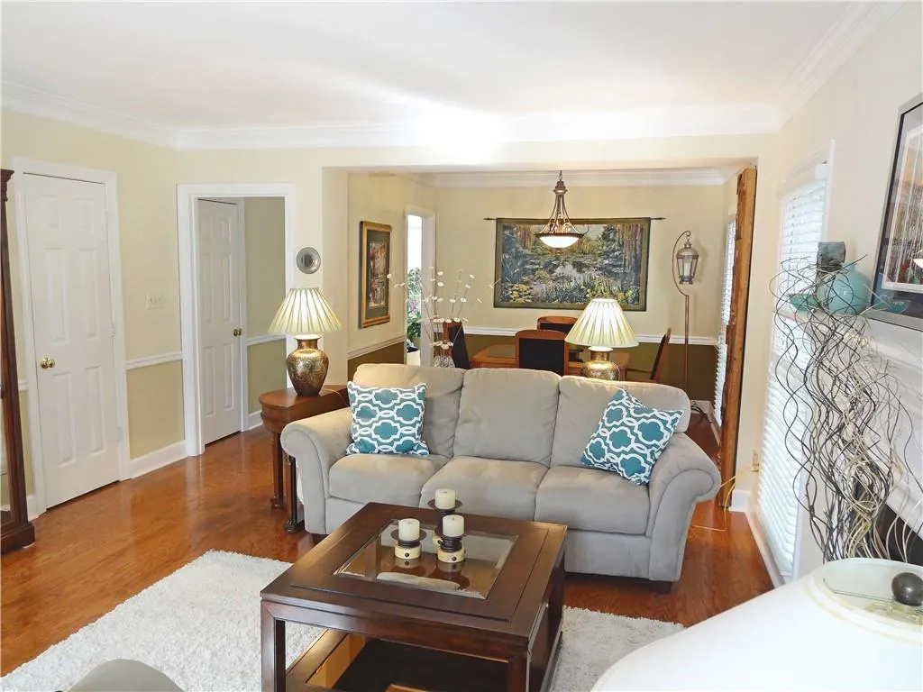 30 Mount Vernon Circle, Sandy Springs, Georgia 30338, 2 Bedrooms Bedrooms, ,2 BathroomsBathrooms,Residential,Sold,30 Mount Vernon Circle,6703552