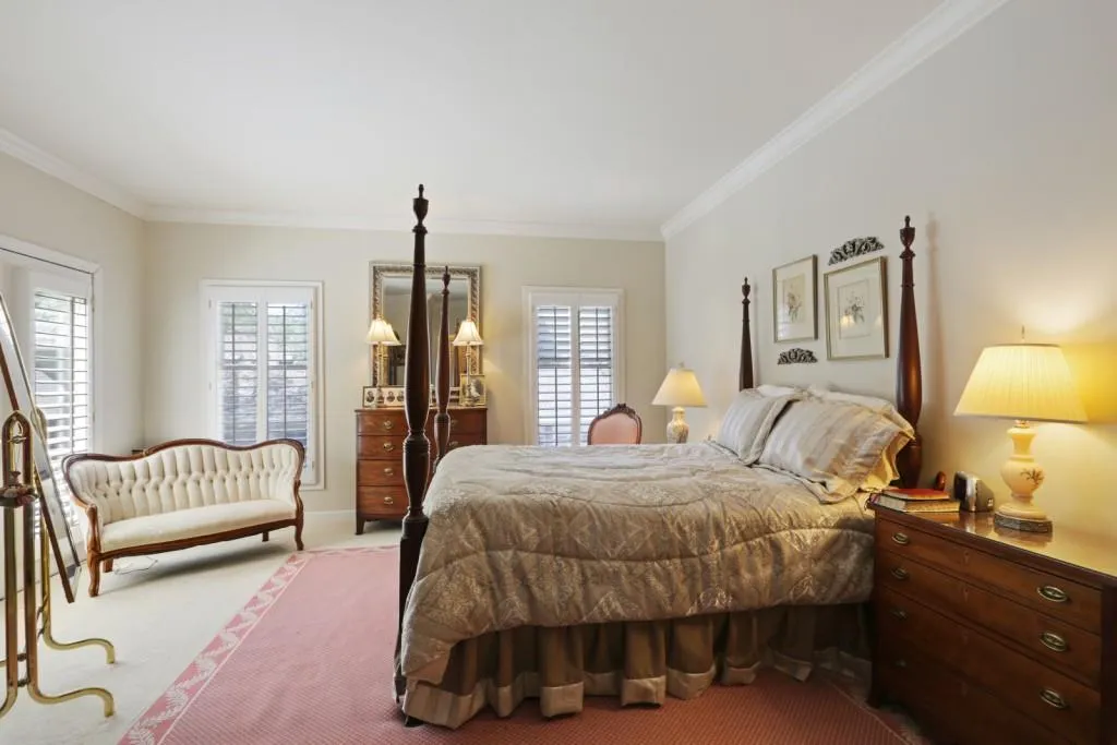 10 Vernon Glen Court, Sandy Springs, Georgia 30338, 2 Bedrooms Bedrooms, ,2 BathroomsBathrooms,Residential,Sold,10 Vernon Glen Court,6865371