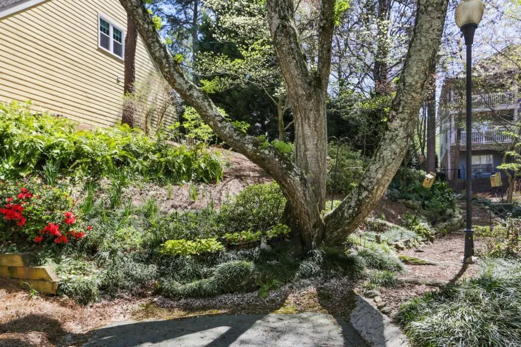 10 Vernon Glen Court, Sandy Springs, Georgia 30338, 2 Bedrooms Bedrooms, ,2 BathroomsBathrooms,Residential,Sold,10 Vernon Glen Court,6865371