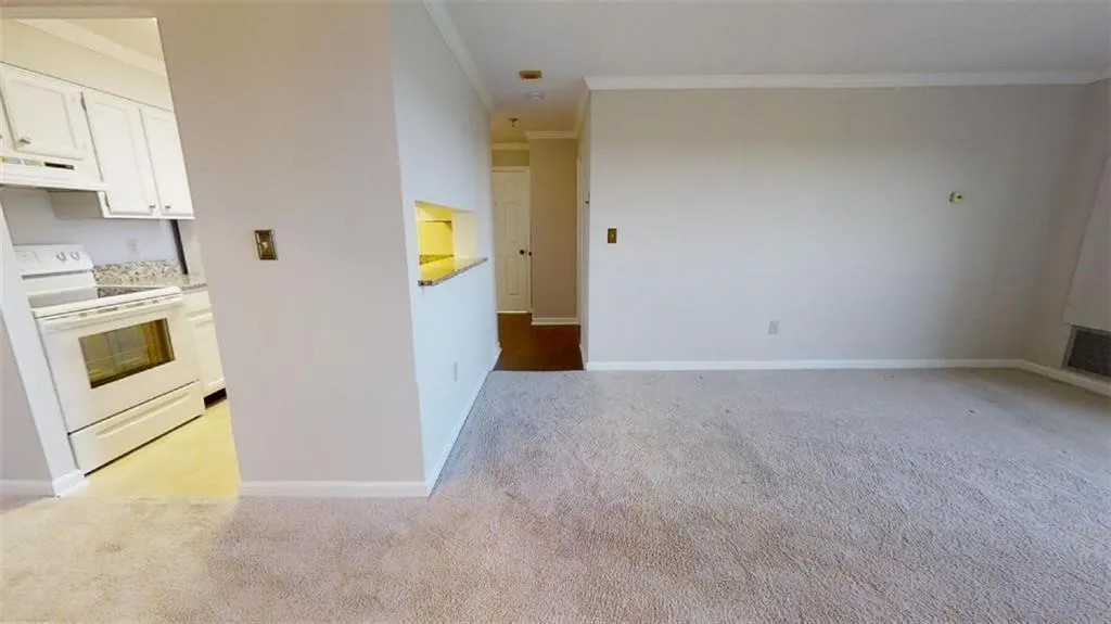 300 Johnson Ferry Road Ne Unit B911, Sandy Springs, Georgia 30328, 1 Bedroom Bedrooms, ,1 BathroomBathrooms,Residential,Sold,300 Johnson Ferry Road Ne Unit B911,7023470