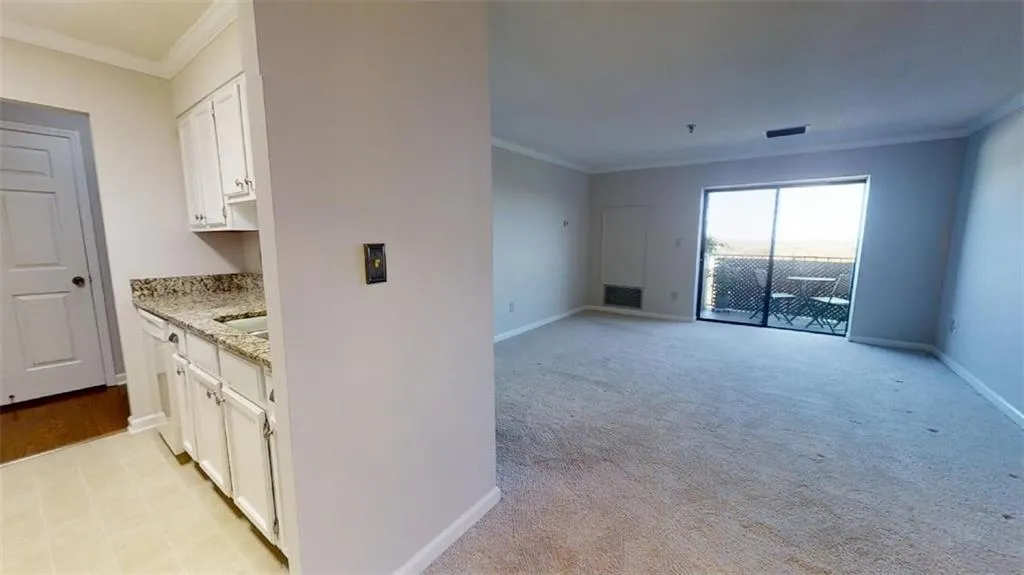 300 Johnson Ferry Road Ne Unit B911, Sandy Springs, Georgia 30328, 1 Bedroom Bedrooms, ,1 BathroomBathrooms,Residential,Sold,300 Johnson Ferry Road Ne Unit B911,7023470