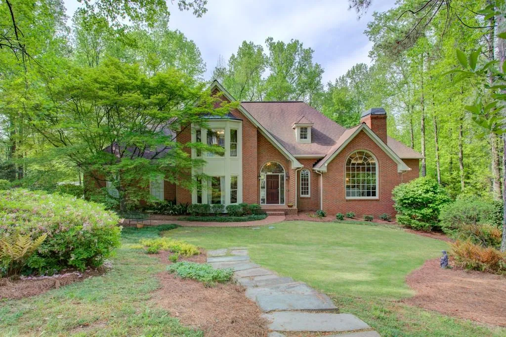 5420 New Wellington Close, Sandy Springs, Georgia 30327, 5 Bedrooms Bedrooms, ,4 BathroomsBathrooms,Residential,Sold,5420 New Wellington Close,6872412