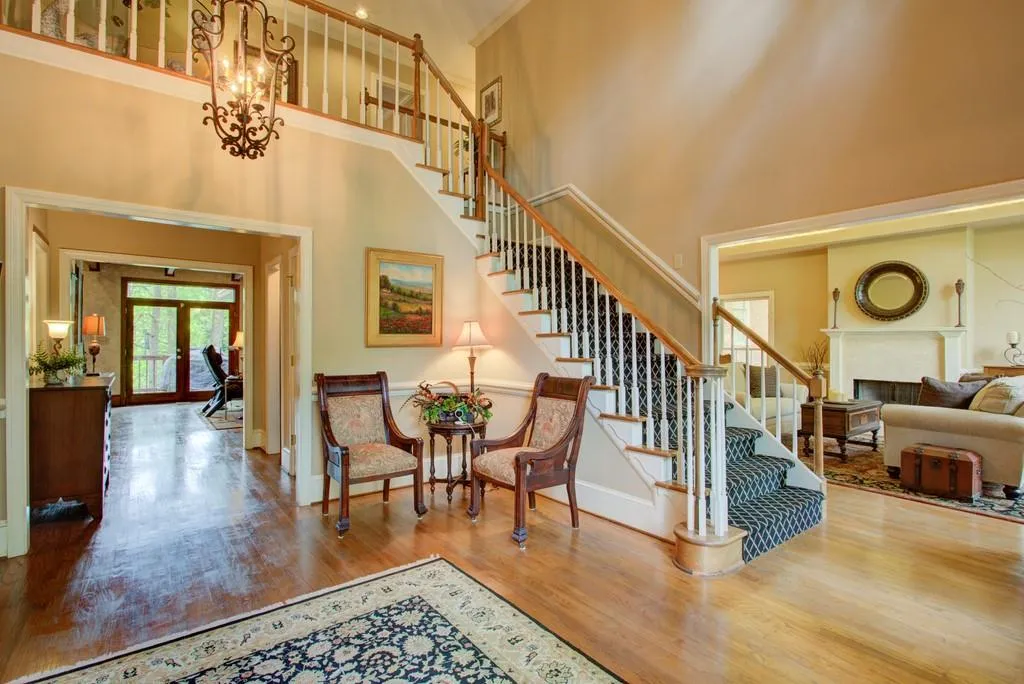 5420 New Wellington Close, Sandy Springs, Georgia 30327, 5 Bedrooms Bedrooms, ,4 BathroomsBathrooms,Residential,Sold,5420 New Wellington Close,6872412
