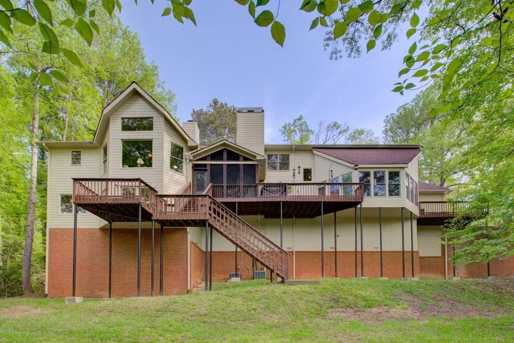 5420 New Wellington Close, Sandy Springs, Georgia 30327, 5 Bedrooms Bedrooms, ,4 BathroomsBathrooms,Residential,Sold,5420 New Wellington Close,6872412