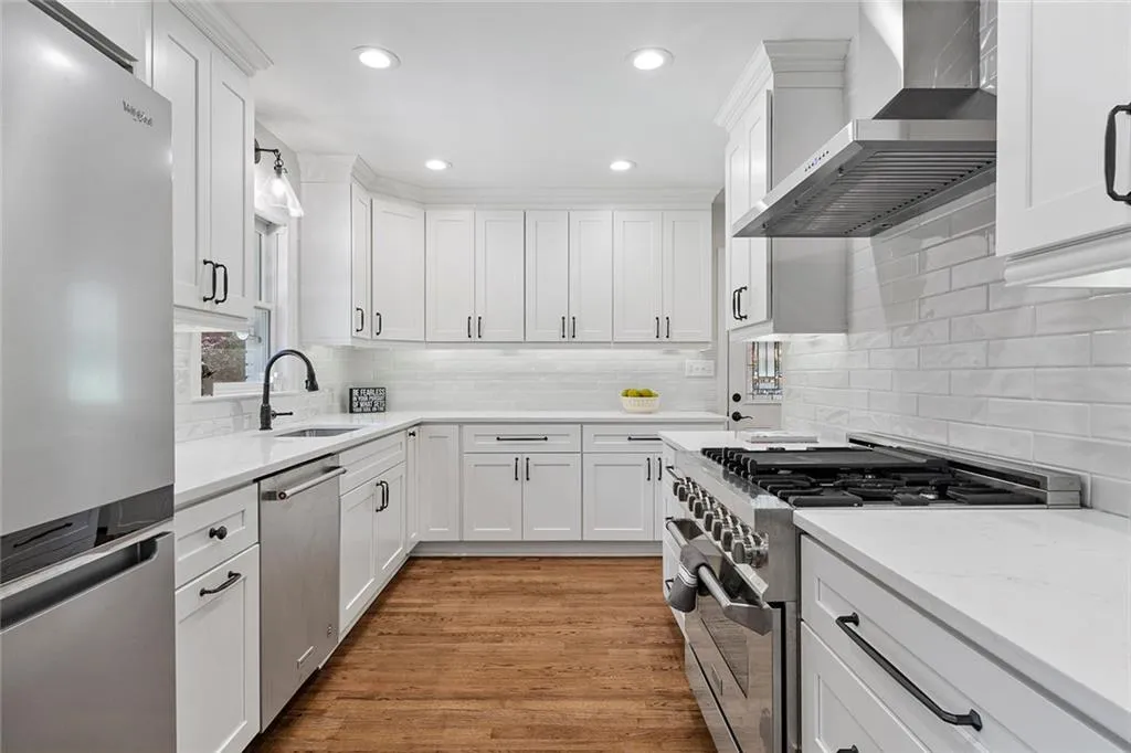 5926 Greenbrier Road, Atlanta, Georgia 30328, 4 Bedrooms Bedrooms, ,3 BathroomsBathrooms,Residential,Sold,5926 Greenbrier Road,7230257