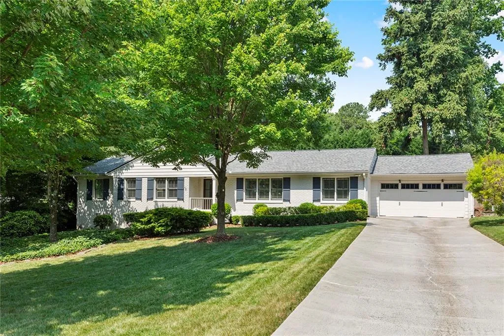 5926 Greenbrier Road, Atlanta, Georgia 30328, 4 Bedrooms Bedrooms, ,3 BathroomsBathrooms,Residential,Sold,5926 Greenbrier Road,7230257