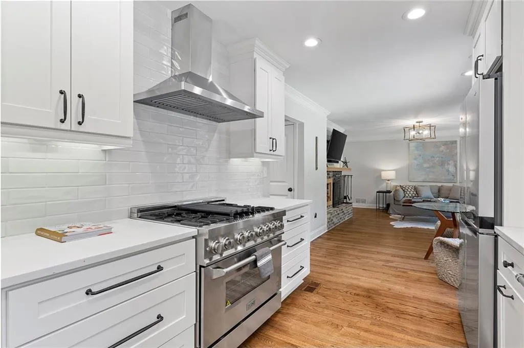 5926 Greenbrier Road, Atlanta, Georgia 30328, 4 Bedrooms Bedrooms, ,3 BathroomsBathrooms,Residential,Sold,5926 Greenbrier Road,7230257