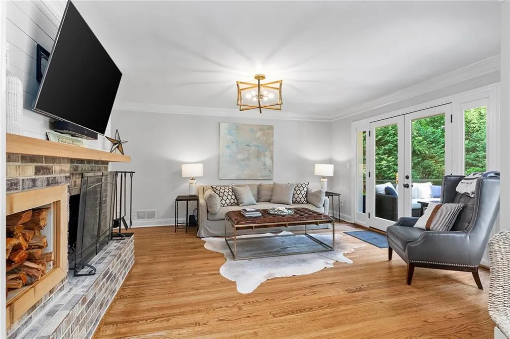 5926 Greenbrier Road, Atlanta, Georgia 30328, 4 Bedrooms Bedrooms, ,3 BathroomsBathrooms,Residential,Sold,5926 Greenbrier Road,7230257