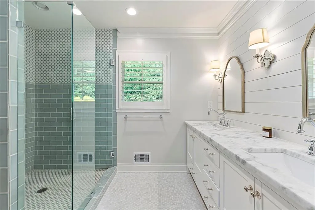 5926 Greenbrier Road, Atlanta, Georgia 30328, 4 Bedrooms Bedrooms, ,3 BathroomsBathrooms,Residential,Sold,5926 Greenbrier Road,7230257