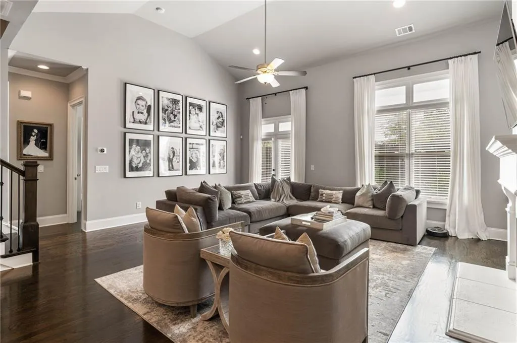 820 Novello Court Ne, Atlanta, Georgia 30342, 5 Bedrooms Bedrooms, ,4 BathroomsBathrooms,Residential,Sold,820 Novello Court Ne,7425946