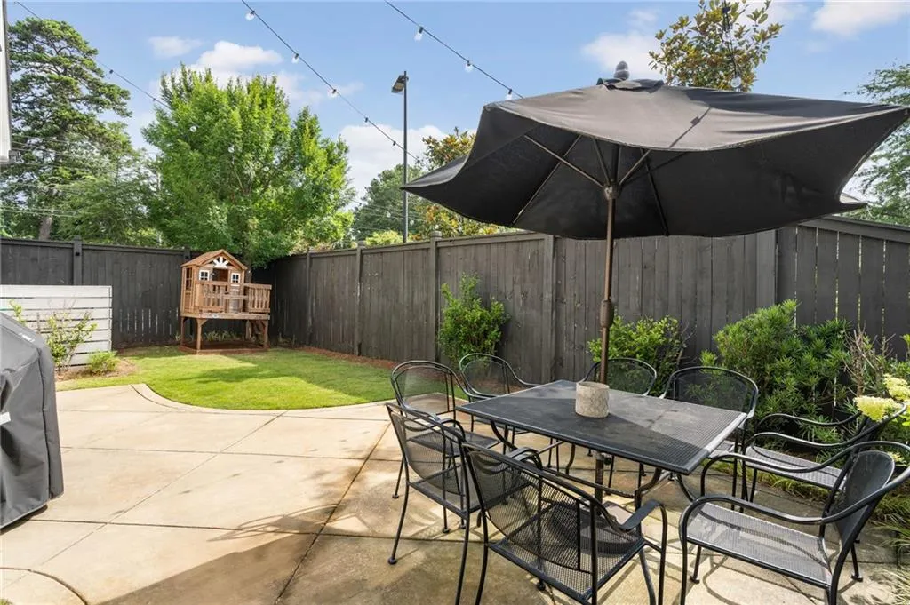 820 Novello Court Ne, Atlanta, Georgia 30342, 5 Bedrooms Bedrooms, ,4 BathroomsBathrooms,Residential,Sold,820 Novello Court Ne,7425946