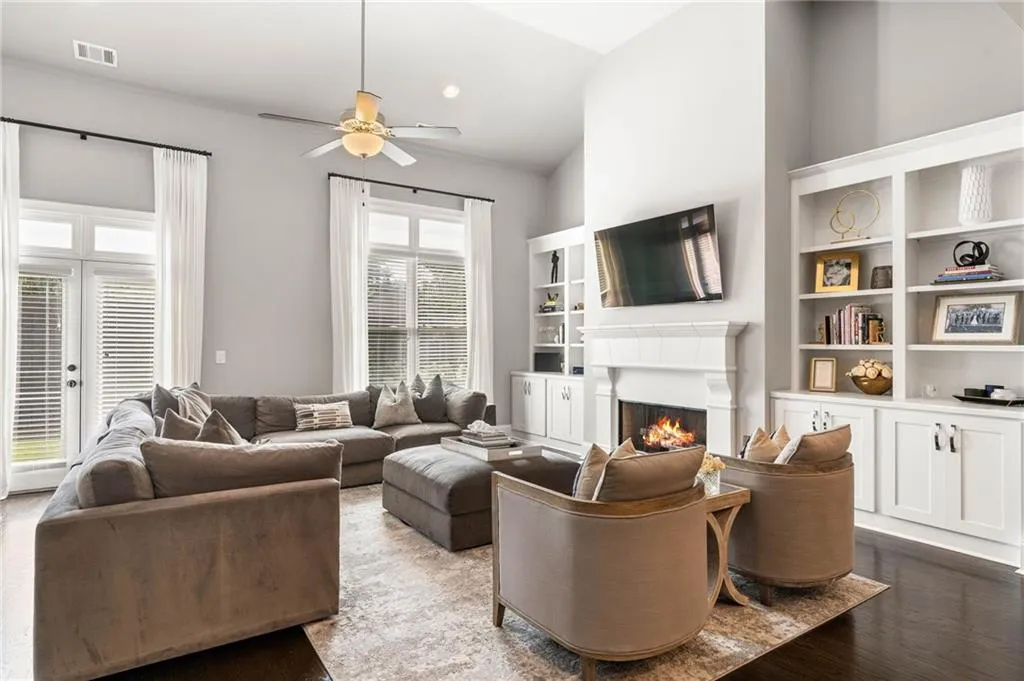 820 Novello Court Ne, Atlanta, Georgia 30342, 5 Bedrooms Bedrooms, ,4 BathroomsBathrooms,Residential,Sold,820 Novello Court Ne,7425946