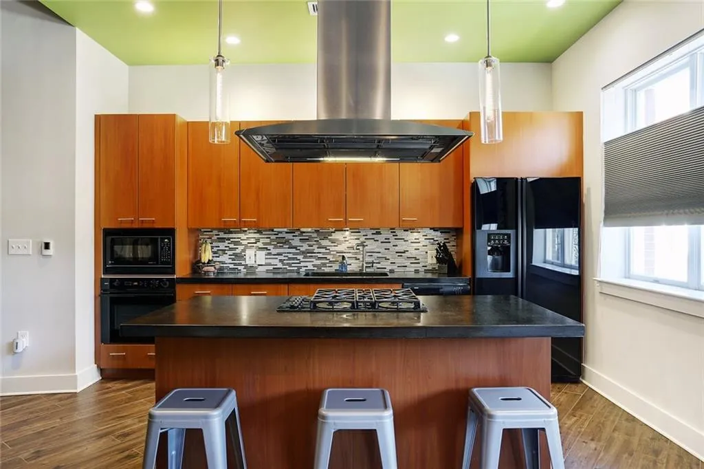 206 11th Street Ne Unit 204, Atlanta, Georgia 30309, 1 Bedroom Bedrooms, ,1 BathroomBathrooms,Residential,Sold,206 11th Street Ne Unit 204,5798554