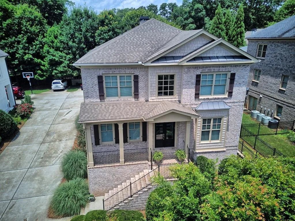 120 W Belle Isle Road, Atlanta, Georgia 30342, 5 Bedrooms Bedrooms, ,4 BathroomsBathrooms,Residential,Sold,120 W Belle Isle Road,6736128