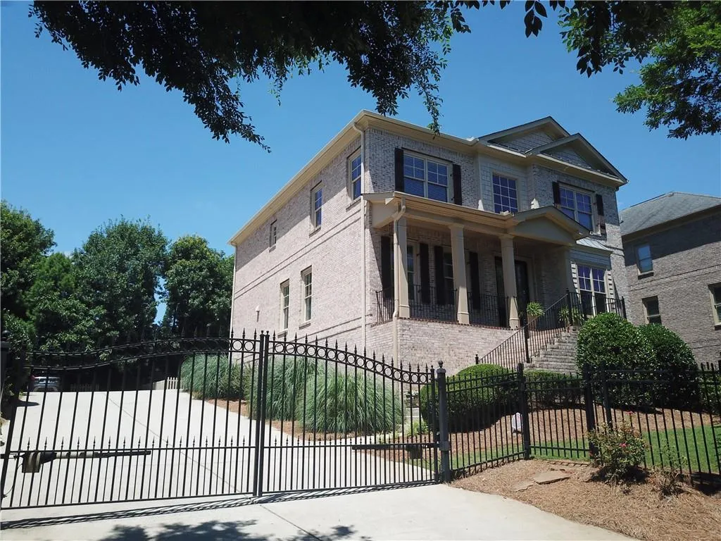 120 W Belle Isle Road, Atlanta, Georgia 30342, 5 Bedrooms Bedrooms, ,4 BathroomsBathrooms,Residential,Sold,120 W Belle Isle Road,6736128
