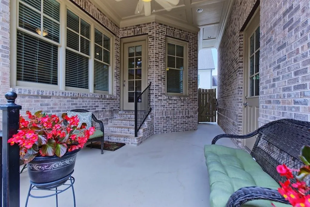 120 W Belle Isle Road, Atlanta, Georgia 30342, 5 Bedrooms Bedrooms, ,4 BathroomsBathrooms,Residential,Sold,120 W Belle Isle Road,6736128