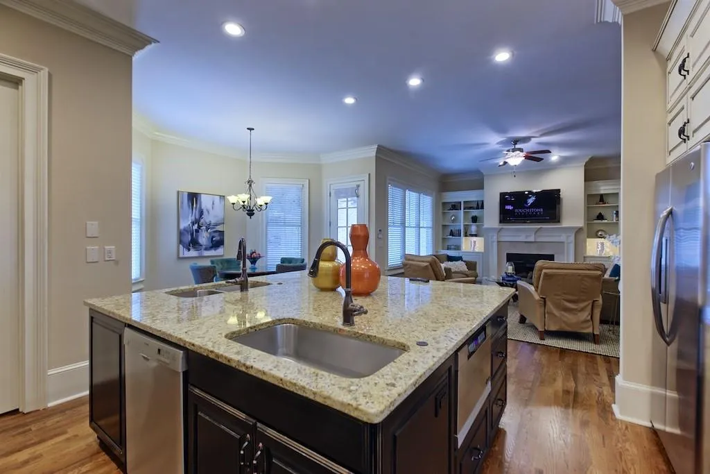 120 W Belle Isle Road, Atlanta, Georgia 30342, 5 Bedrooms Bedrooms, ,4 BathroomsBathrooms,Residential,Sold,120 W Belle Isle Road,6736128