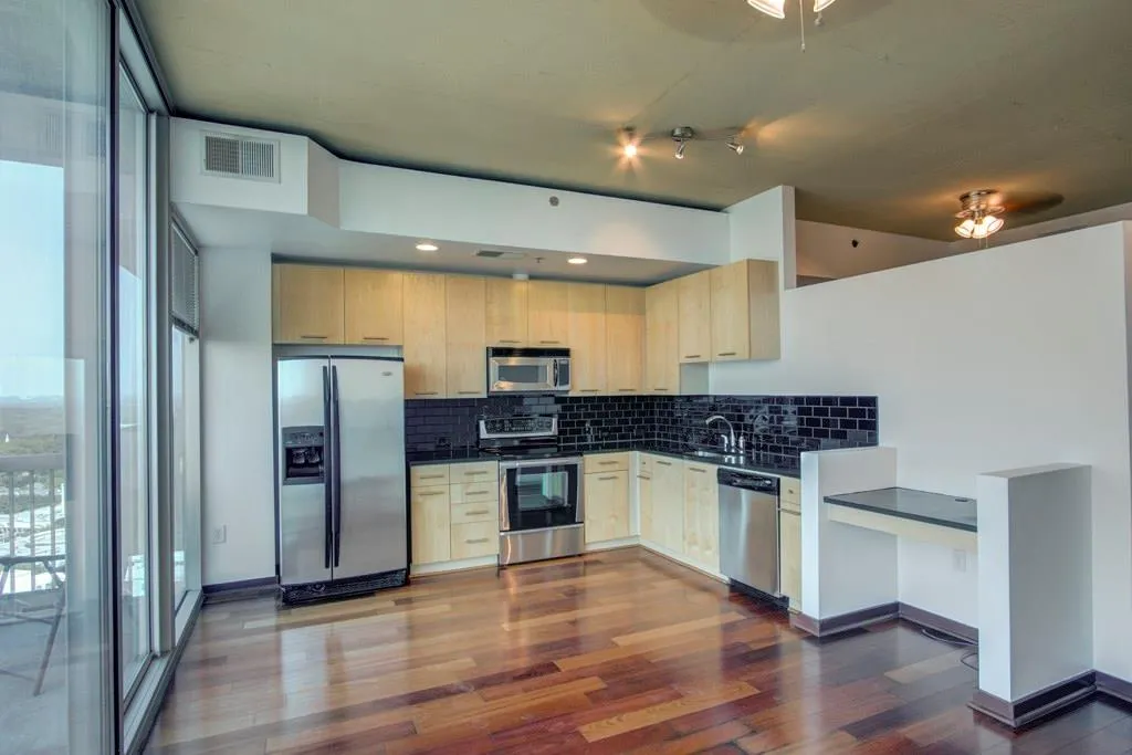 3324 Peachtree Road Ne Unit 2106, Atlanta, Georgia 30326, 1 Bedroom Bedrooms, ,1 BathroomBathrooms,Residential,Sold,3324 Peachtree Road Ne Unit 2106,5950253