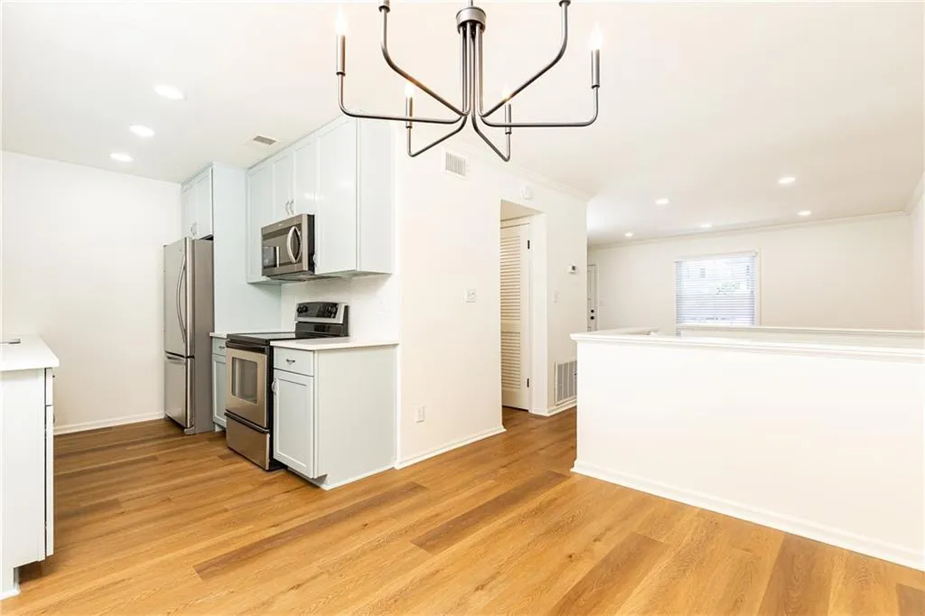 6109 Park Avenue, Atlanta, Georgia 30342, 3 Bedrooms Bedrooms, ,2 BathroomsBathrooms,Residential,Sold,6109 Park Avenue,7575982