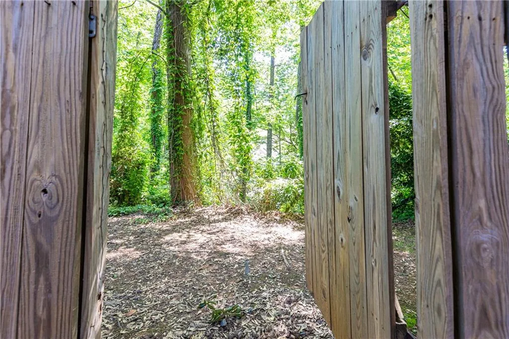 6109 Park Avenue, Atlanta, Georgia 30342, 3 Bedrooms Bedrooms, ,2 BathroomsBathrooms,Residential,Sold,6109 Park Avenue,7575982