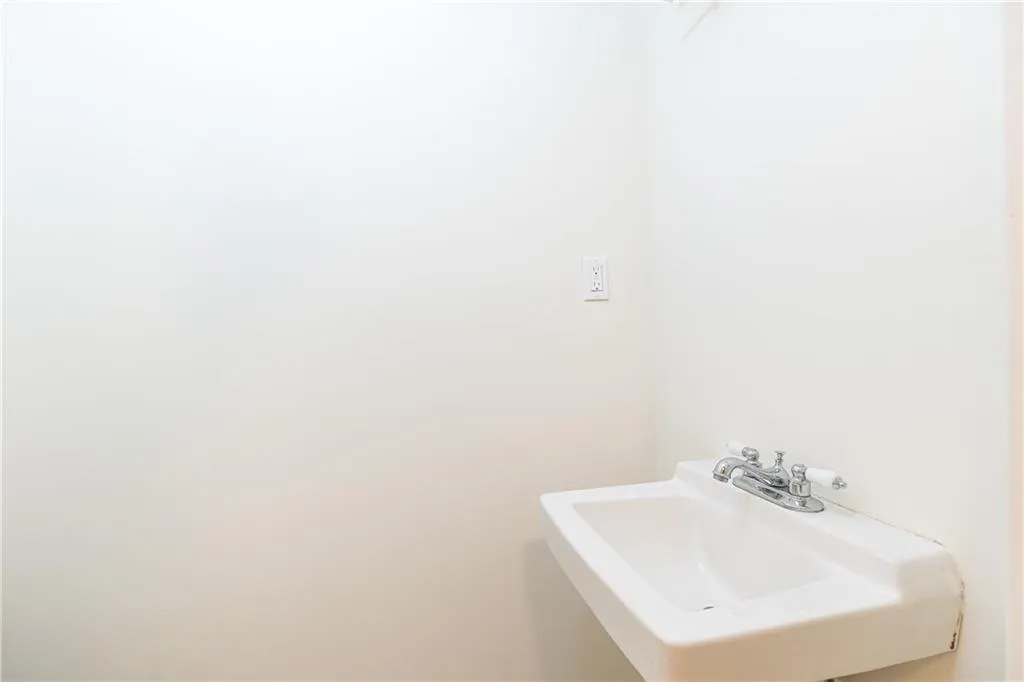 6109 Park Avenue, Atlanta, Georgia 30342, 3 Bedrooms Bedrooms, ,2 BathroomsBathrooms,Residential,Sold,6109 Park Avenue,7575982