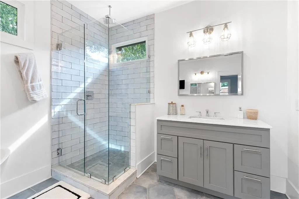 1671 Laurel Avenue Nw, Atlanta, Georgia 30318, 3 Bedrooms Bedrooms, ,2 BathroomsBathrooms,Residential,For Sale,1671 Laurel Avenue Nw,7619661