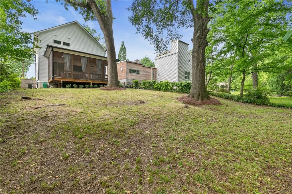 1671 Laurel Avenue Nw, Atlanta, Georgia 30318, 3 Bedrooms Bedrooms, ,2 BathroomsBathrooms,Residential,For Sale,1671 Laurel Avenue Nw,7619661