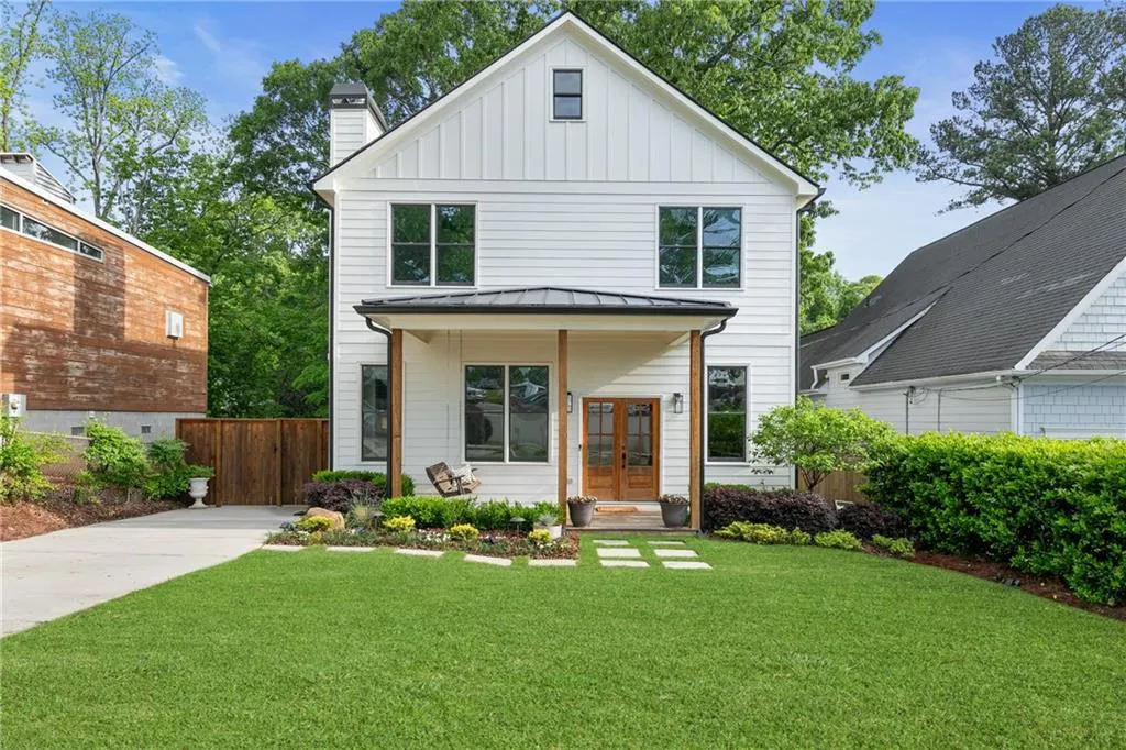 1671 Laurel Avenue Nw, Atlanta, Georgia 30318, 3 Bedrooms Bedrooms, ,2 BathroomsBathrooms,Residential,For Sale,1671 Laurel Avenue Nw,7619661